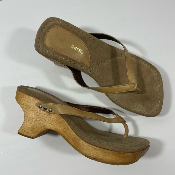 Candie's Shoes - CANDIES 90s Clunky Wood Square Thong Sandal 7M